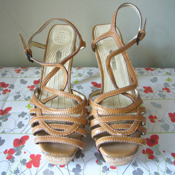 Max Studio Tan Leather Platform Sandal - Size 6.5M - Picture 2 of 5